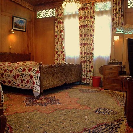 Hôtel Morning Star Group Of Houseboats à Srīnagar Extérieur photo