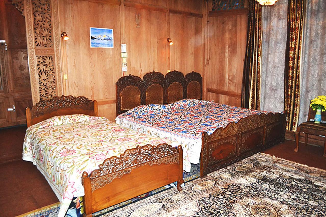 Hôtel Morning Star Group Of Houseboats à Srīnagar Extérieur photo