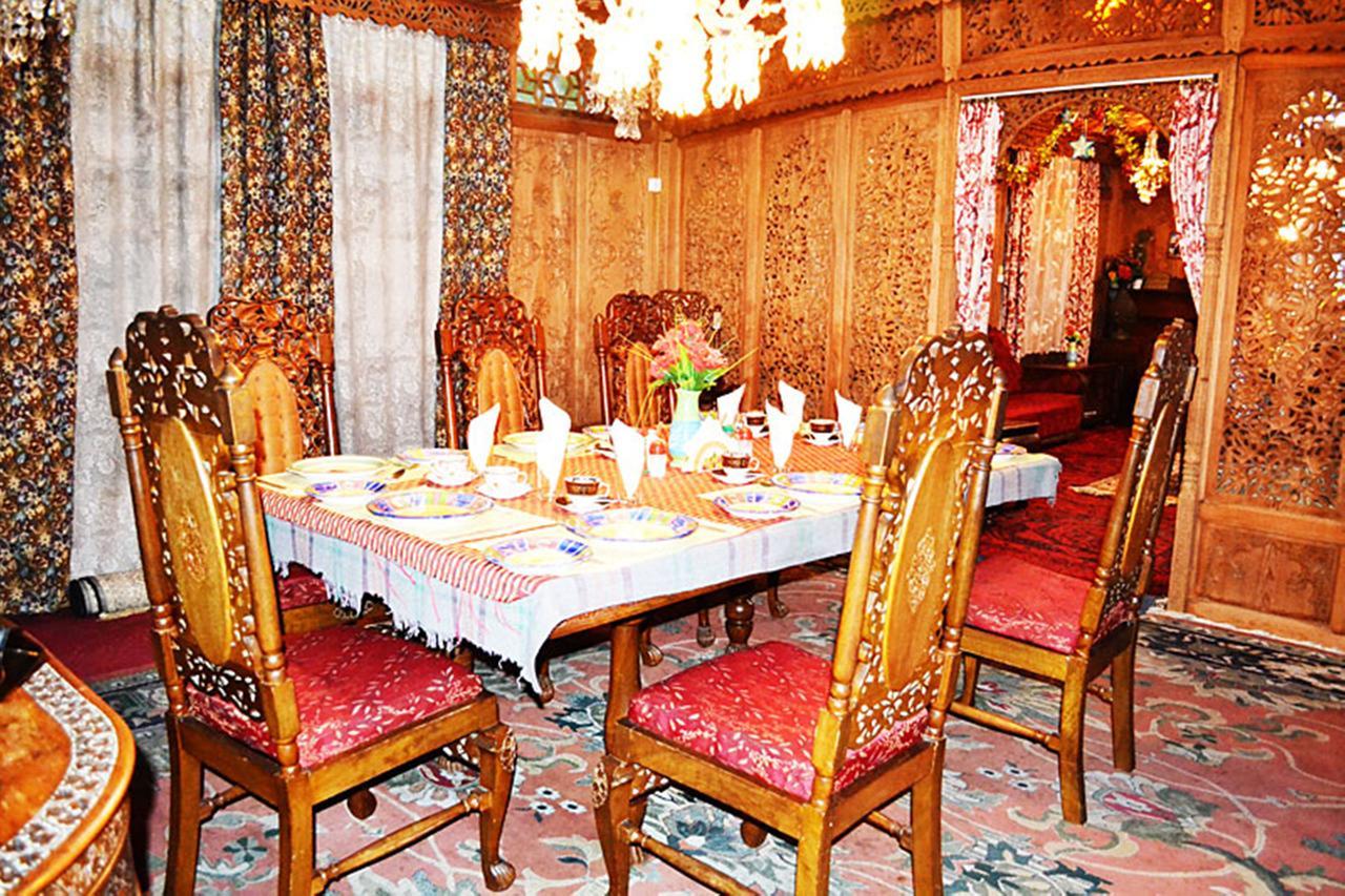 Hôtel Morning Star Group Of Houseboats à Srīnagar Extérieur photo