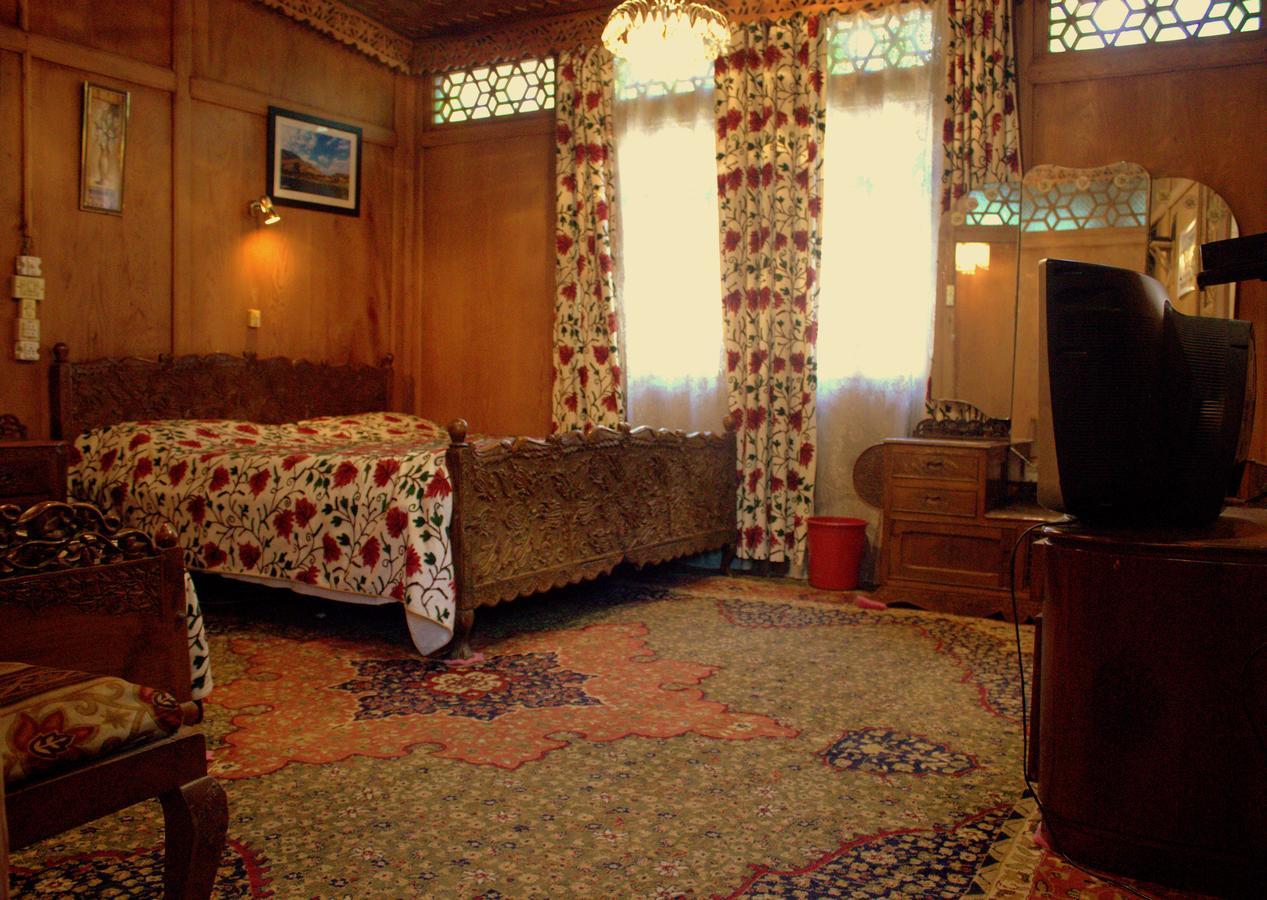 Hôtel Morning Star Group Of Houseboats à Srīnagar Extérieur photo