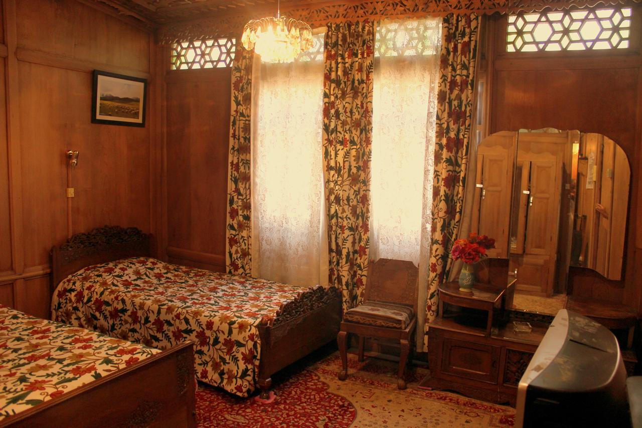 Hôtel Morning Star Group Of Houseboats à Srīnagar Extérieur photo