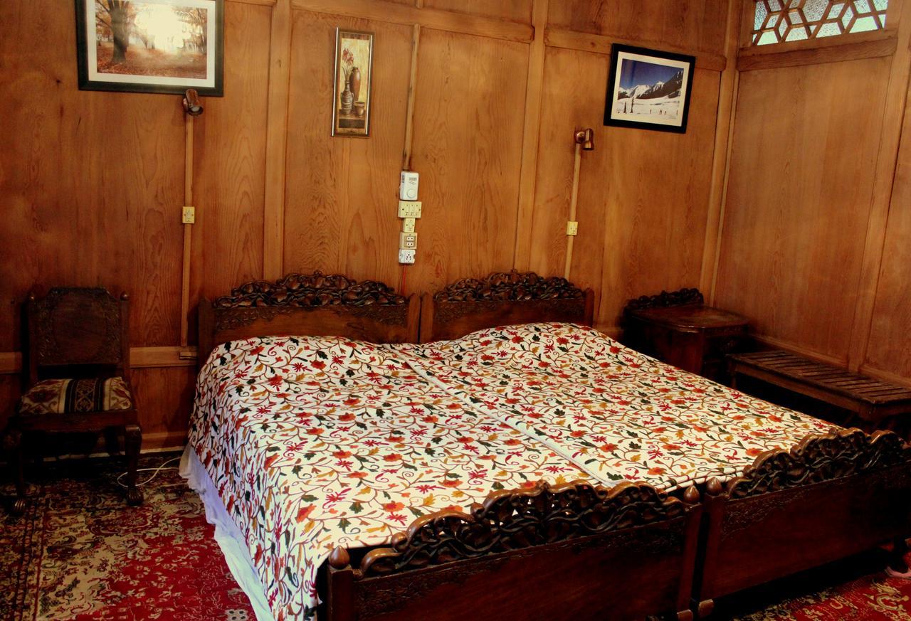Hôtel Morning Star Group Of Houseboats à Srīnagar Extérieur photo